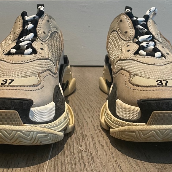 Balenciaga Triple S Sneakers - Picture 3 of 8